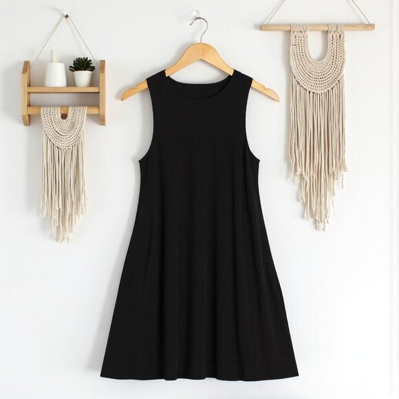 🆕 Comfy Black Sleeveless Minimalist Dress with Pockets Soft Stretchy Fabric - Picture 3 of 10